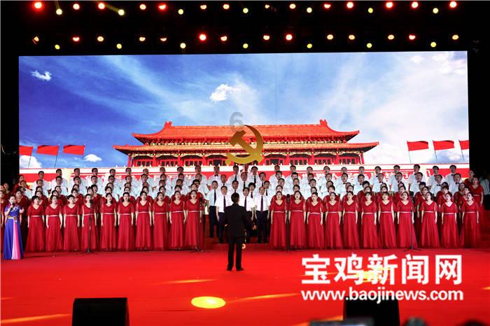 沧浪实验小学六年级两个班共95人，一班人数的百分之二十和二班人数的百分之十共14人。两个班各有多少游戏画面